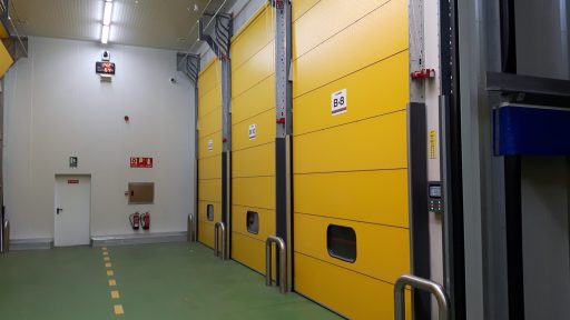 Industriel ledhejseport med unik farve