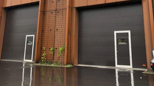 Industriport med gangdør Industriport med gangdør