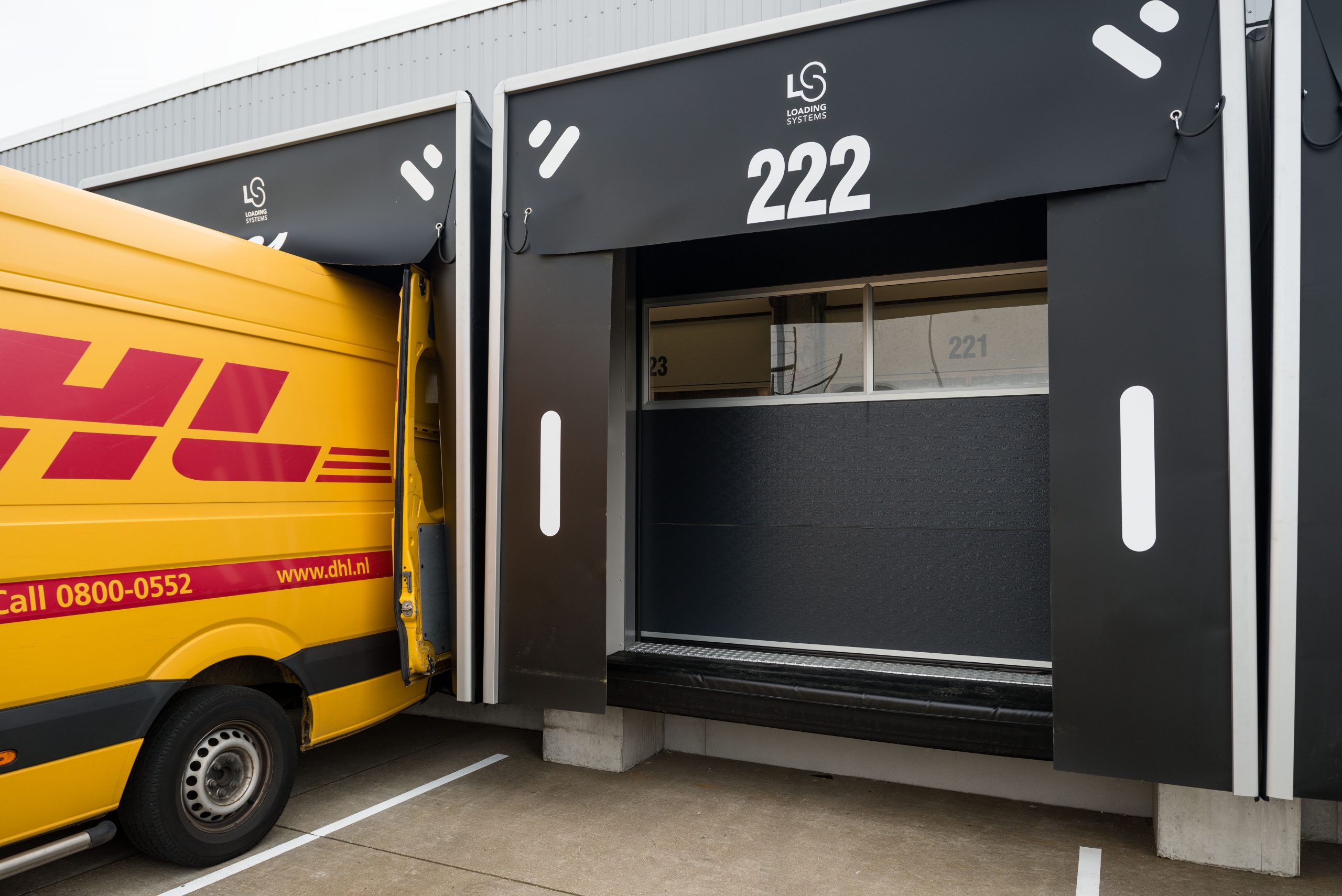 DHL-Ladezone mit Compact-Tore