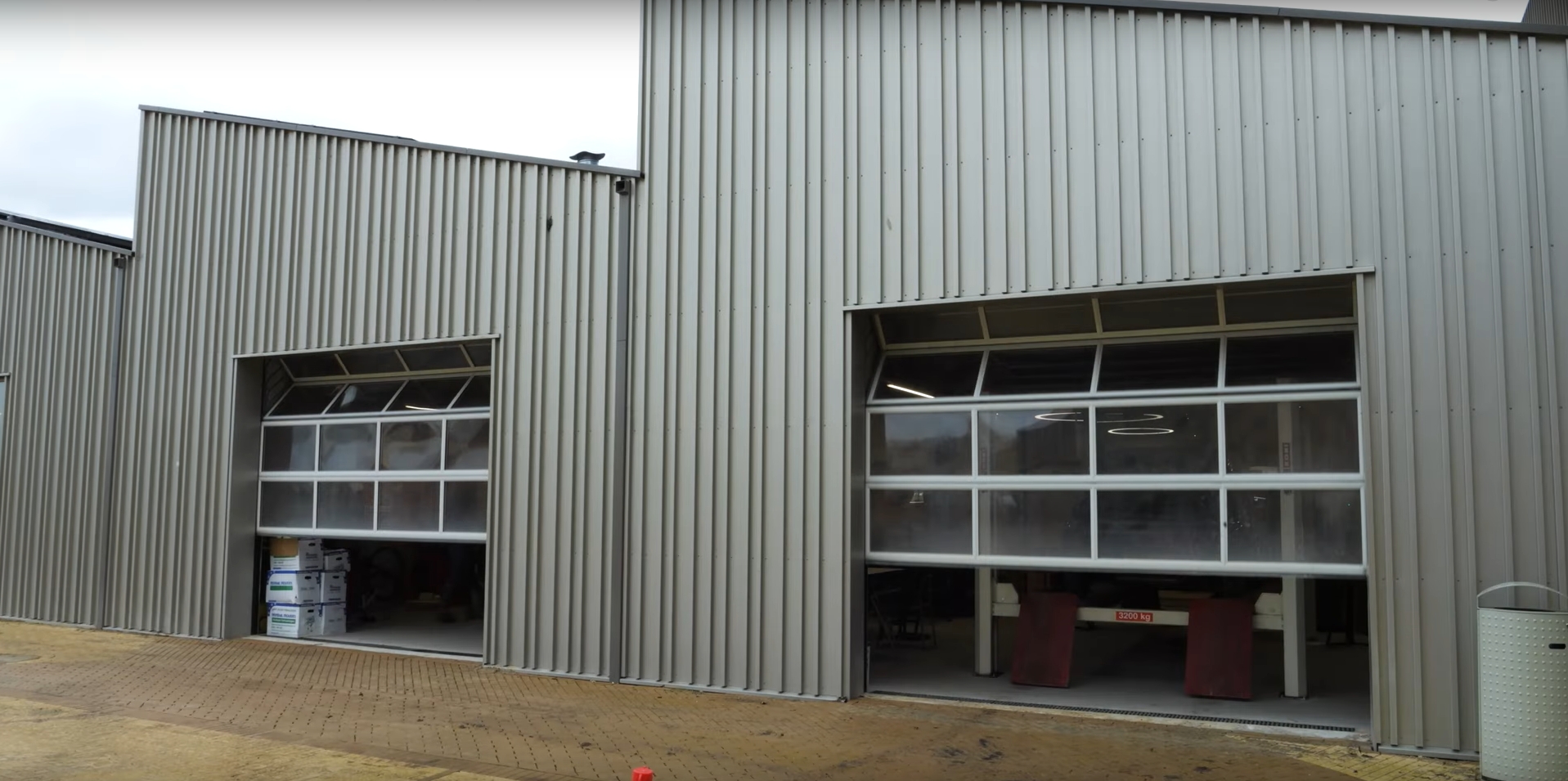 2 der drei Sektionaltore bei Eemsdelta - Rolflex