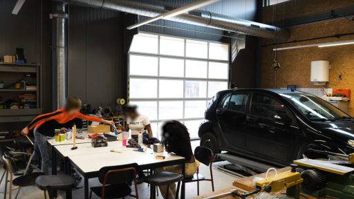 Viel Platz für Installationen und Autobrücken in diesem Bereich des Eemsdeltas - Rolflex Sektionaltore