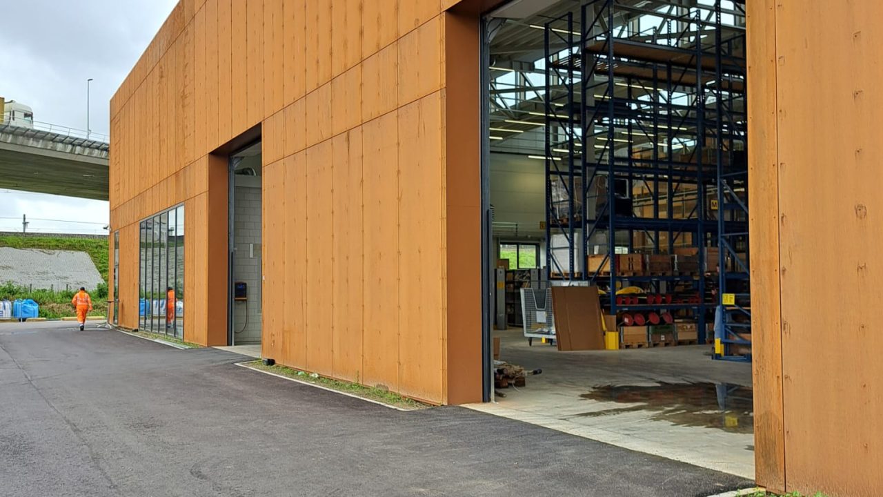 Compact-Falttor bei Alliander Westpoort - Rolflex