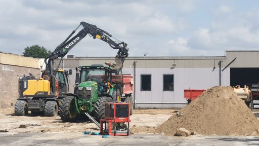 Neue Produktionshalle für Rolflex Bodenarbeiten für eine gute Basis- Neue Halle für Rolflex