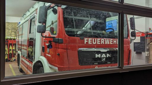 Deckensektionaltore für Feuerwehr Anholt