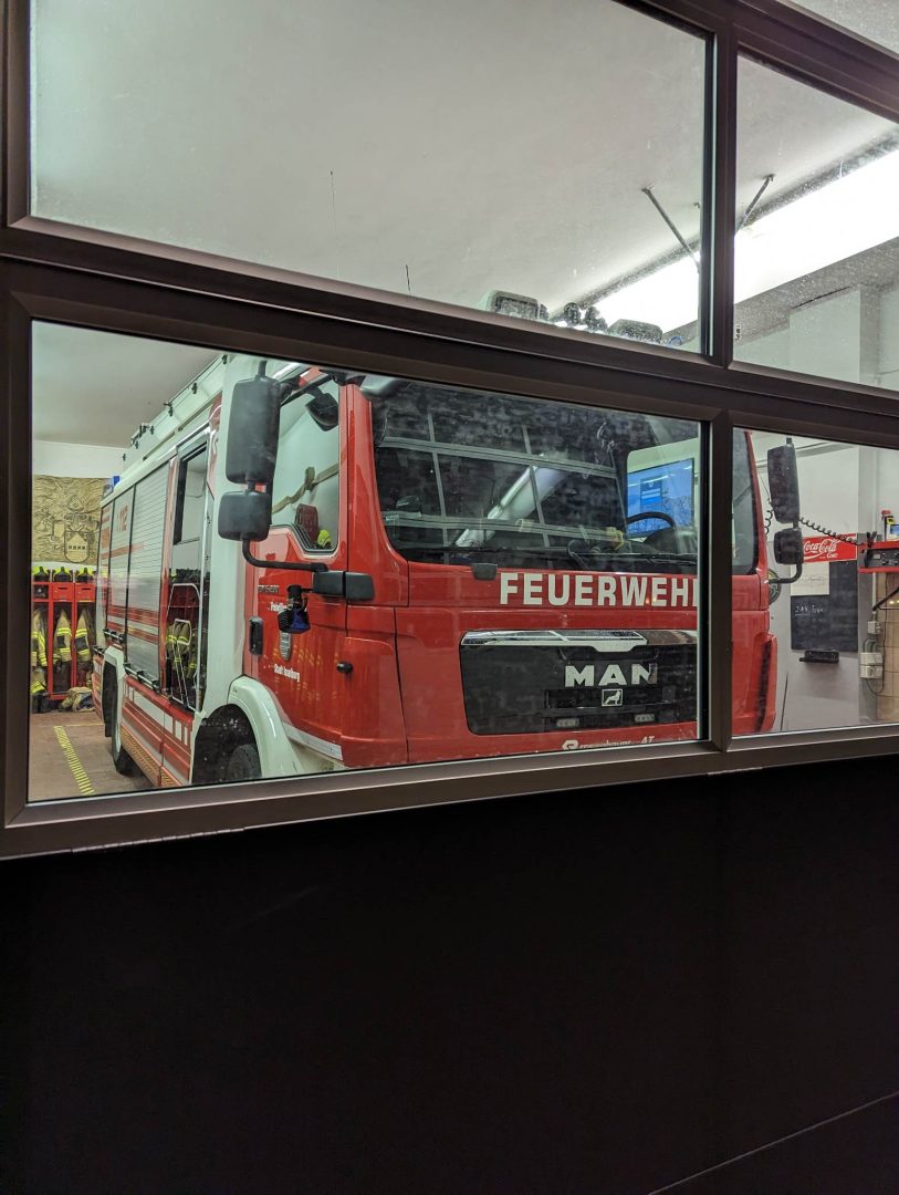 Deckensektionaltore für Feuerwehr Anholt