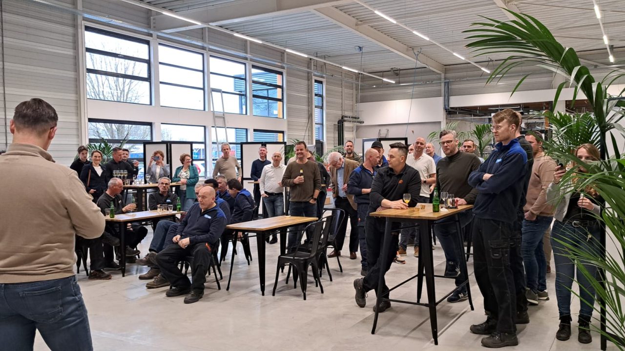 Festliche Eröffnung der neuen Halle Festliche Eröffnung der neuen Halle