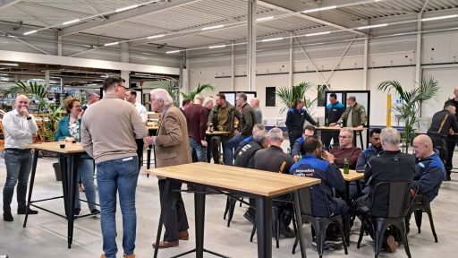 Festliche Eröffnung der neuen Halle Festliche Eröffnung der neuen Halle
