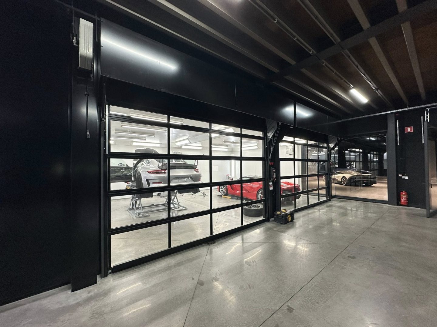 Sektionaltor für Autohaus