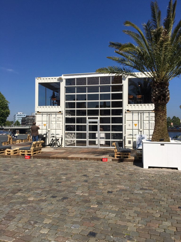 Compact folding door in temporary building