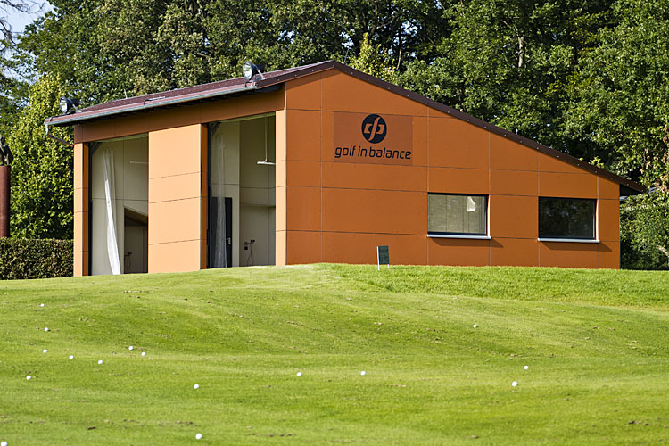 Golf court Heilbronn selects Compact doors