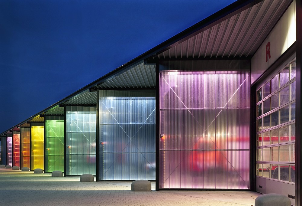 Compact folding doors in Barnevel firestation