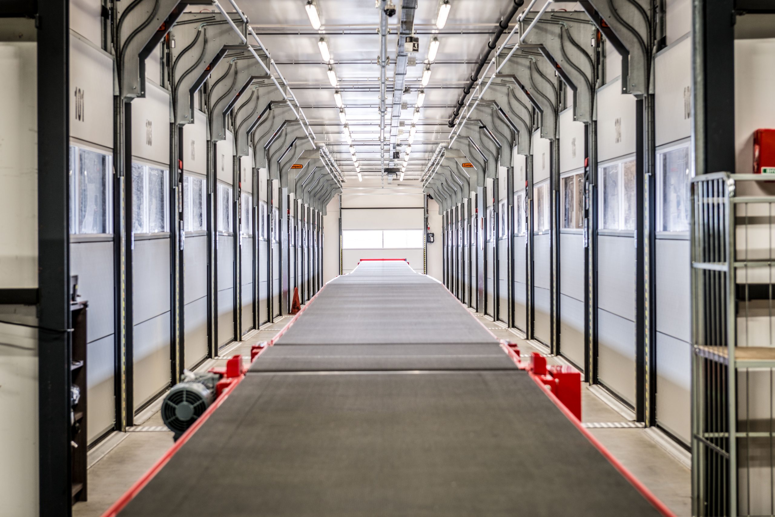 DHL Schiphhol with Compact doors at the loading dock