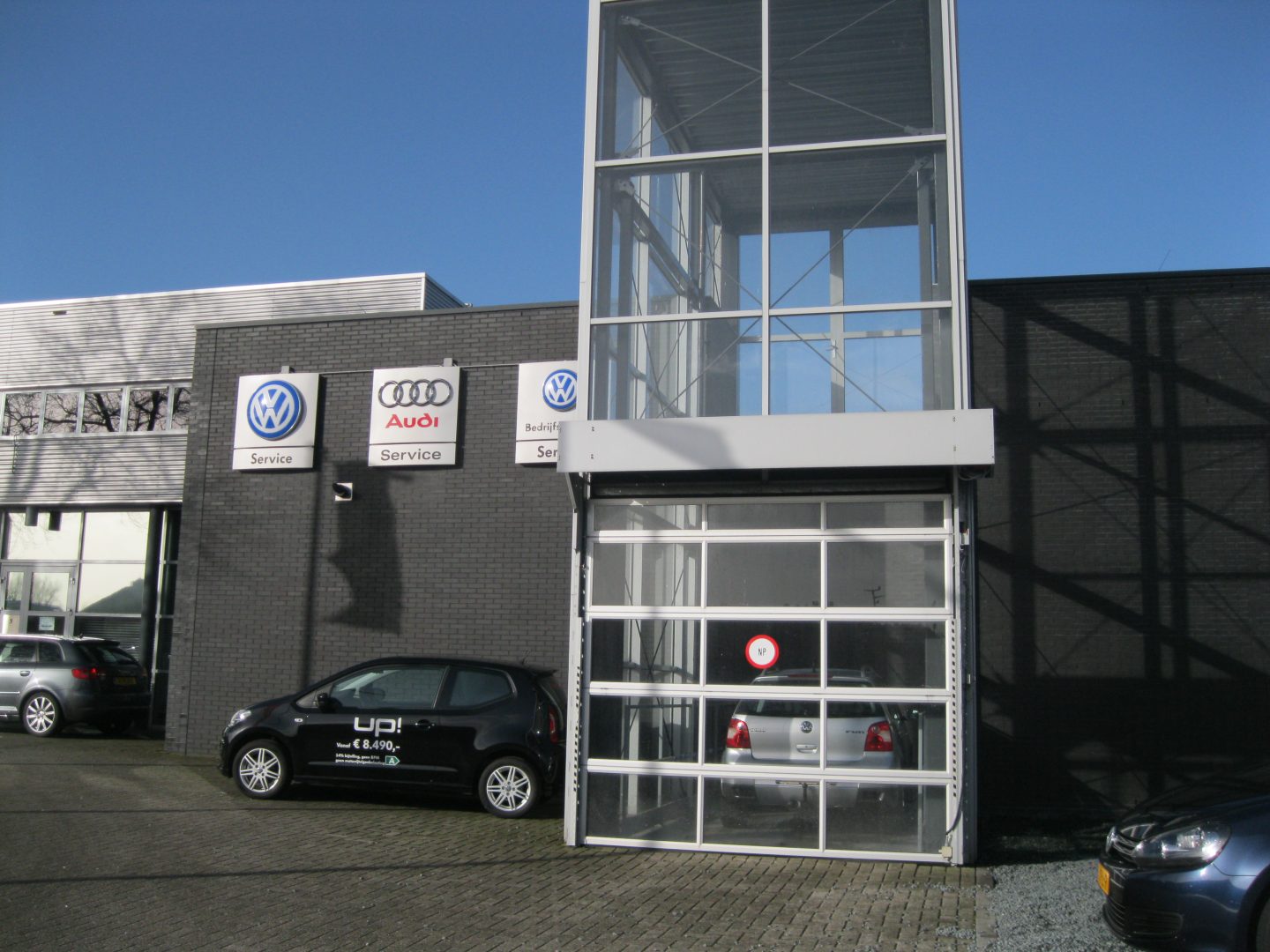 Car elevator at a car dealership