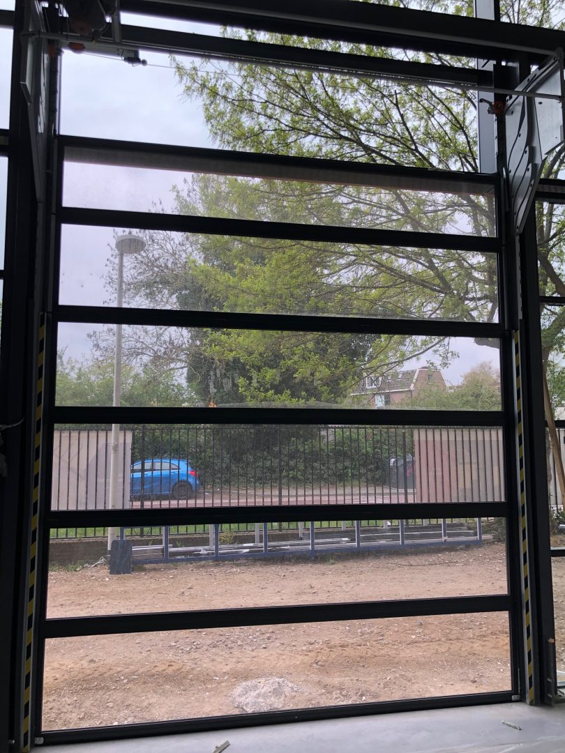 ENKA-campus Rijn IJsselcollege installs 8 Compact folding doors - Rolflex Compact