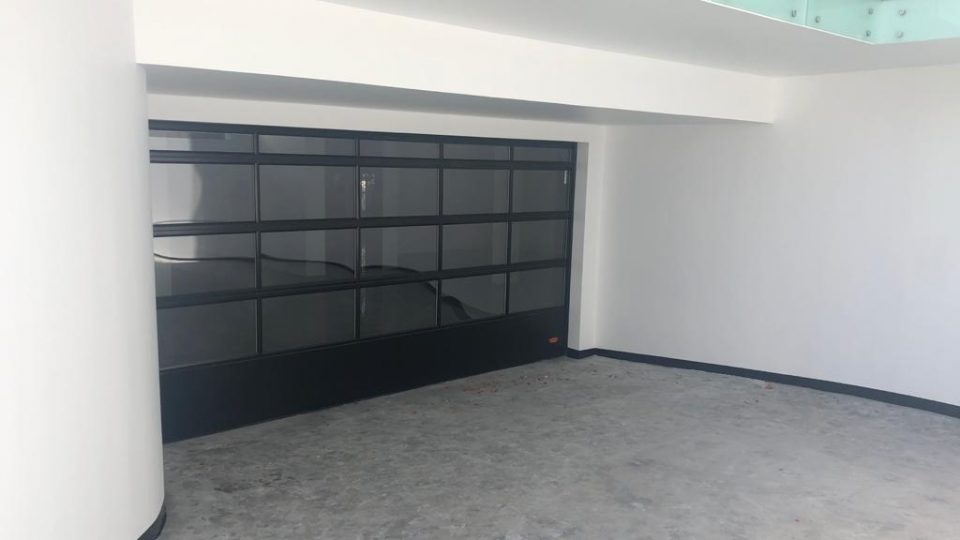 Glass garage doors BAhrain