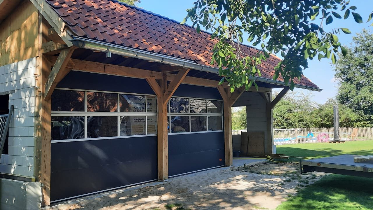 New barn with roller shutter