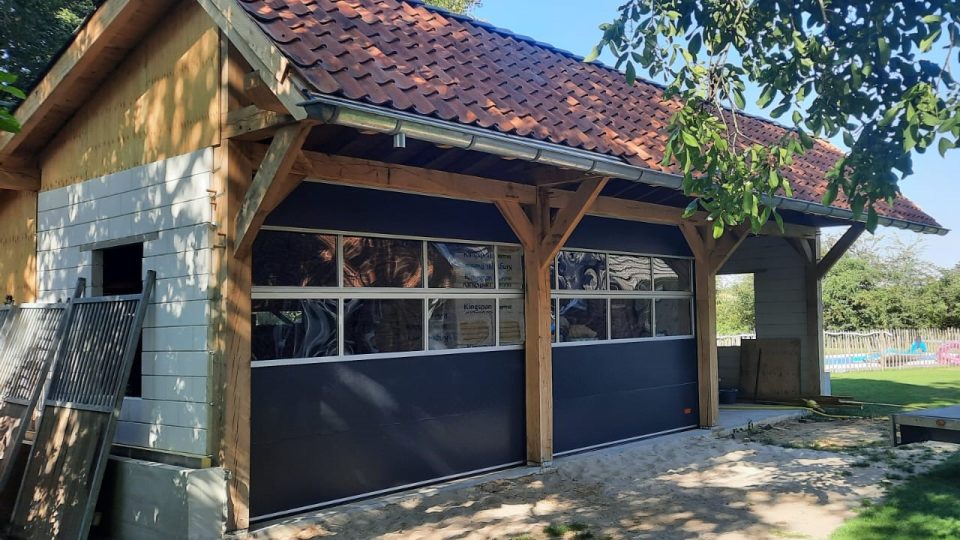 Barn with roller shutter