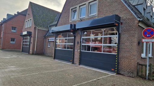 Overhead doors with external mounting by fire brigade in Isselburg - Rolflex