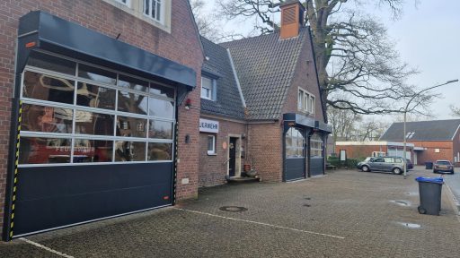 Overhead doors from the outside by fire brigade in Isselburg - Rolflex