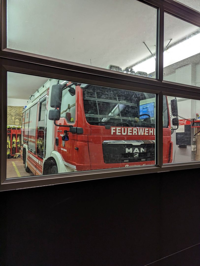 Sectional doors for fire brigade in Isselburg