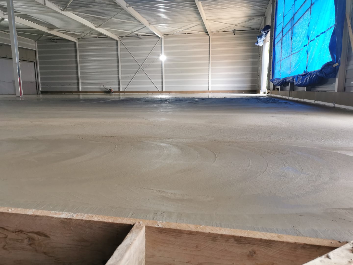 Hall New floor in the production hall