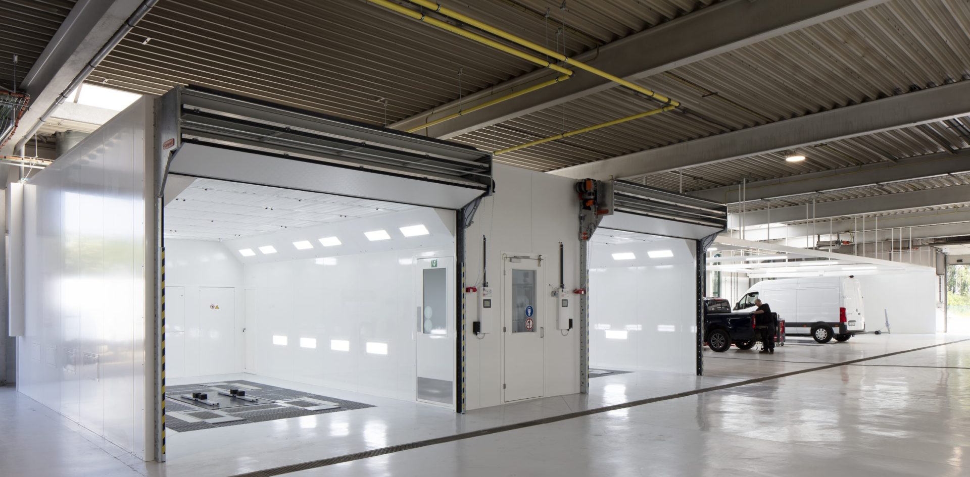 Spray booth doors by Rolflex Rolflex