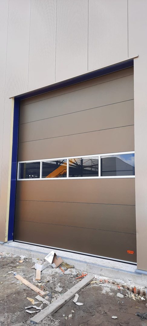 Compact door with Full Vision panel