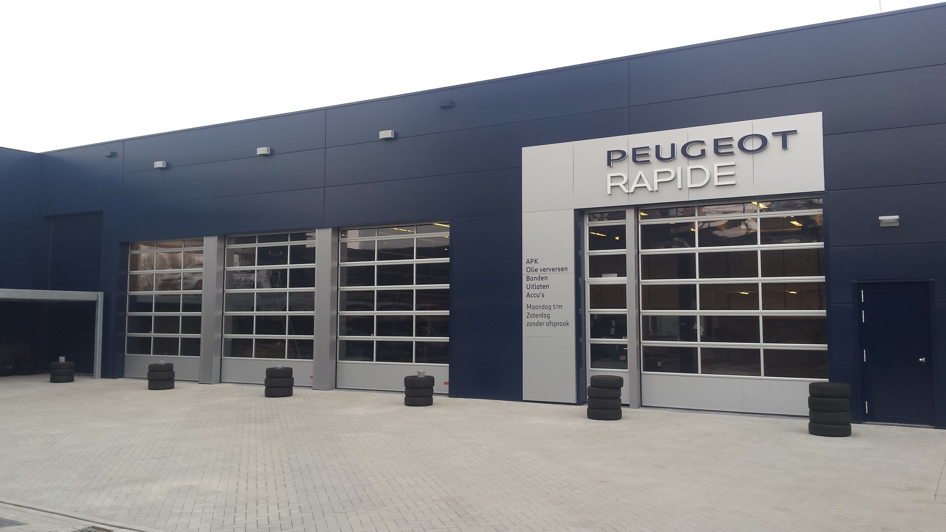 Des portes Compact sont utilisées partout aux Pays-Bas pour le concept Peugeot Blue Box