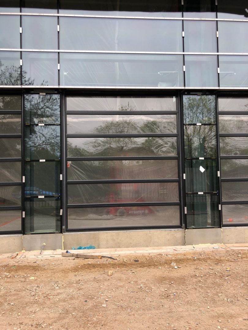 ENKA-campus Rijn IJsselcollège installe 8 portes enroulables Compact