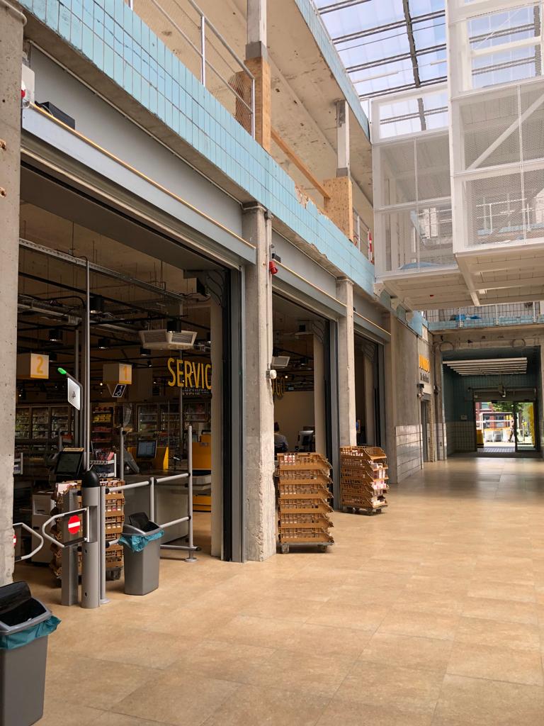 Portes Compact comme cloison dans le Melkhal à Enschede aux Pays-Bas