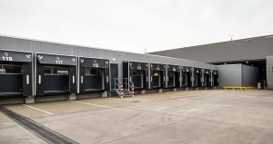 DHL distributiecentrum kiest voor Compact vouwdeuren