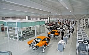 McLaren productie met Compact vouwdeur