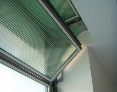 Porta pieghevole a doppia parete con integrazione a soffitto Porta Compact di Rolflex