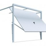Qual è la differenza tra una porta basculante e una sezionale?