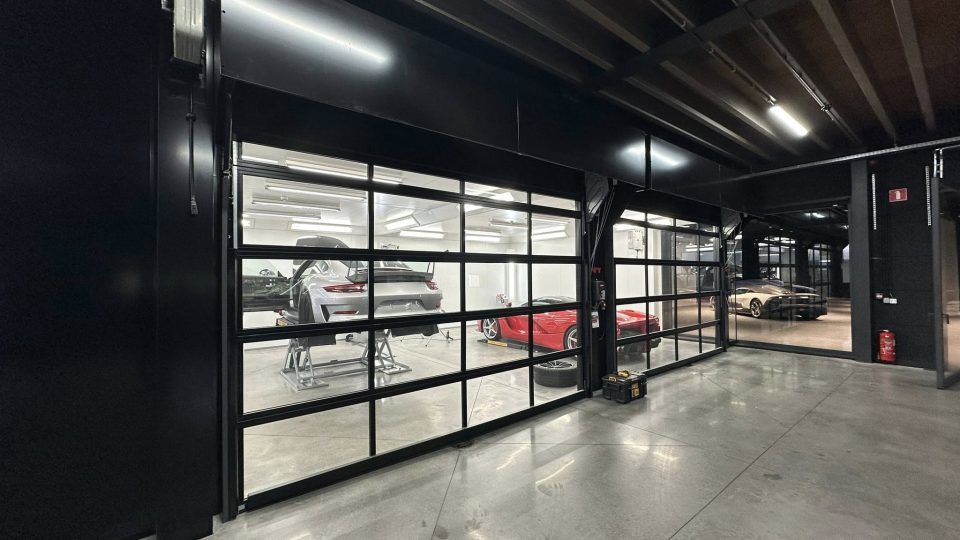 Porta salvaspazio per officina