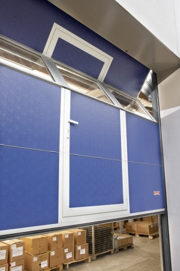 Loopdeur in blauwe Compact vouwdeur Loopdeur in blauwe Compact vouwdeur
