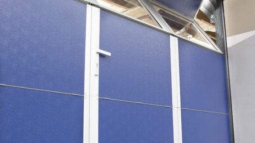 Loopdeur in blauwe Compact vouwdeur