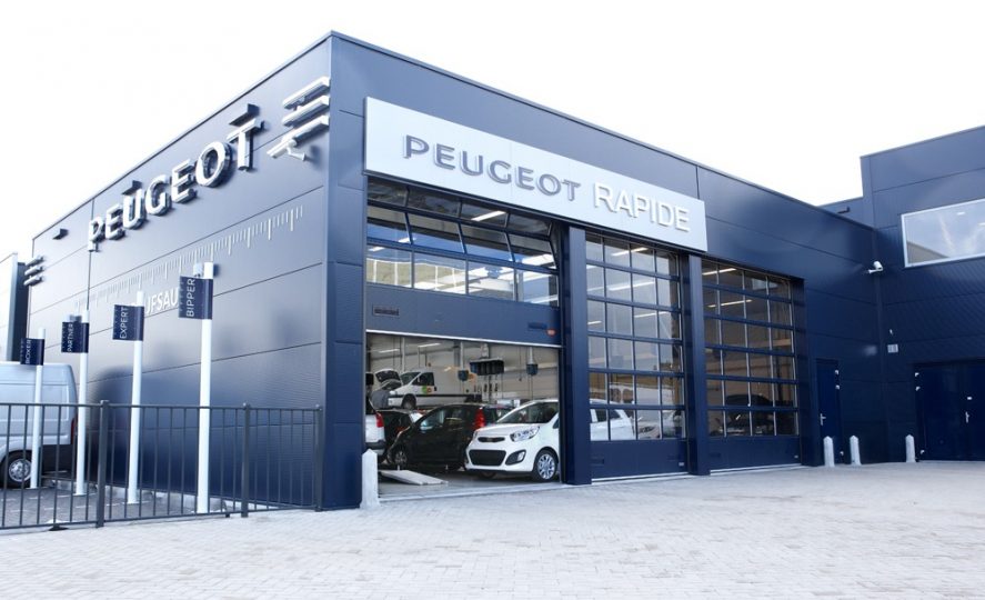 Voor het Peugeot Blue Box-concept worden Compact deuren gebruikt Voor het Peugeot Blue Box-concept worden Compact deuren gebruikt