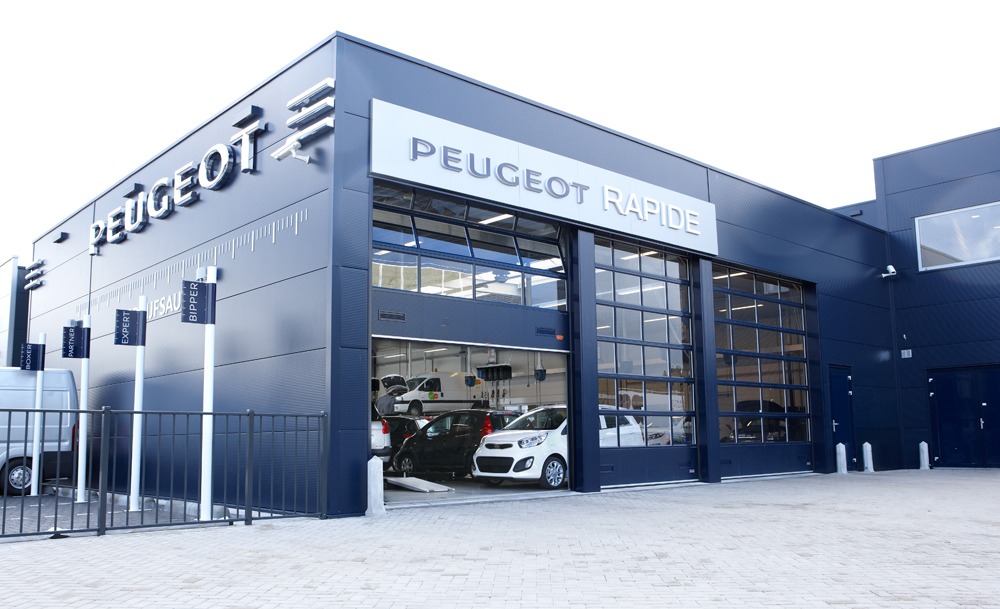Voor het Peugeot Blue Box-concept worden Compact deuren gebruikt