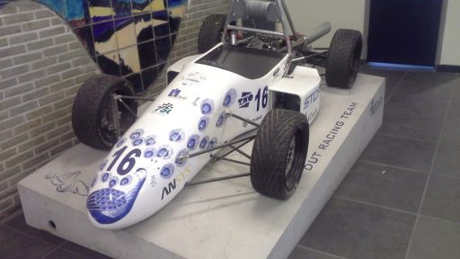 TU Delft racing teams werken met Compact vouwdeuren