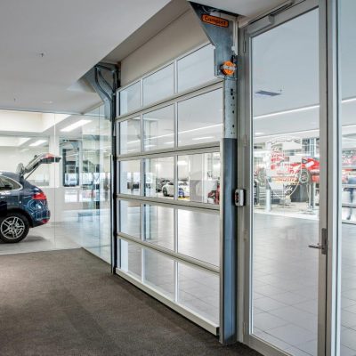 Sectionaal deur in Porsche gebouw - Rolflex