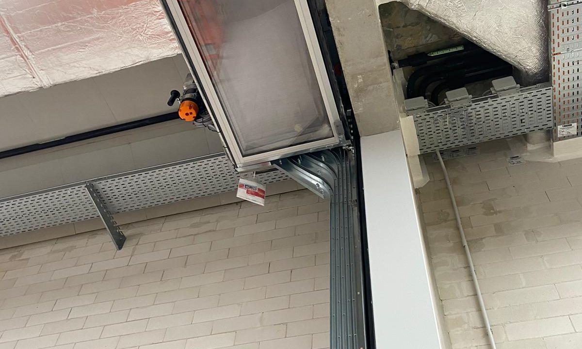 Depot Boijmans van Beuningen in Rotterdam met Compact deuren - roldeur bedrijfshal