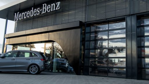 Full vision panelen als ontwerpopties voor sectionaaldeuren