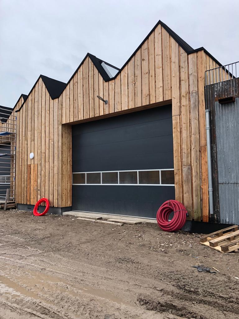 IMG-20220222-WA0005 Compact sectionaaldeur bij gemeentewerf Nieuwveen