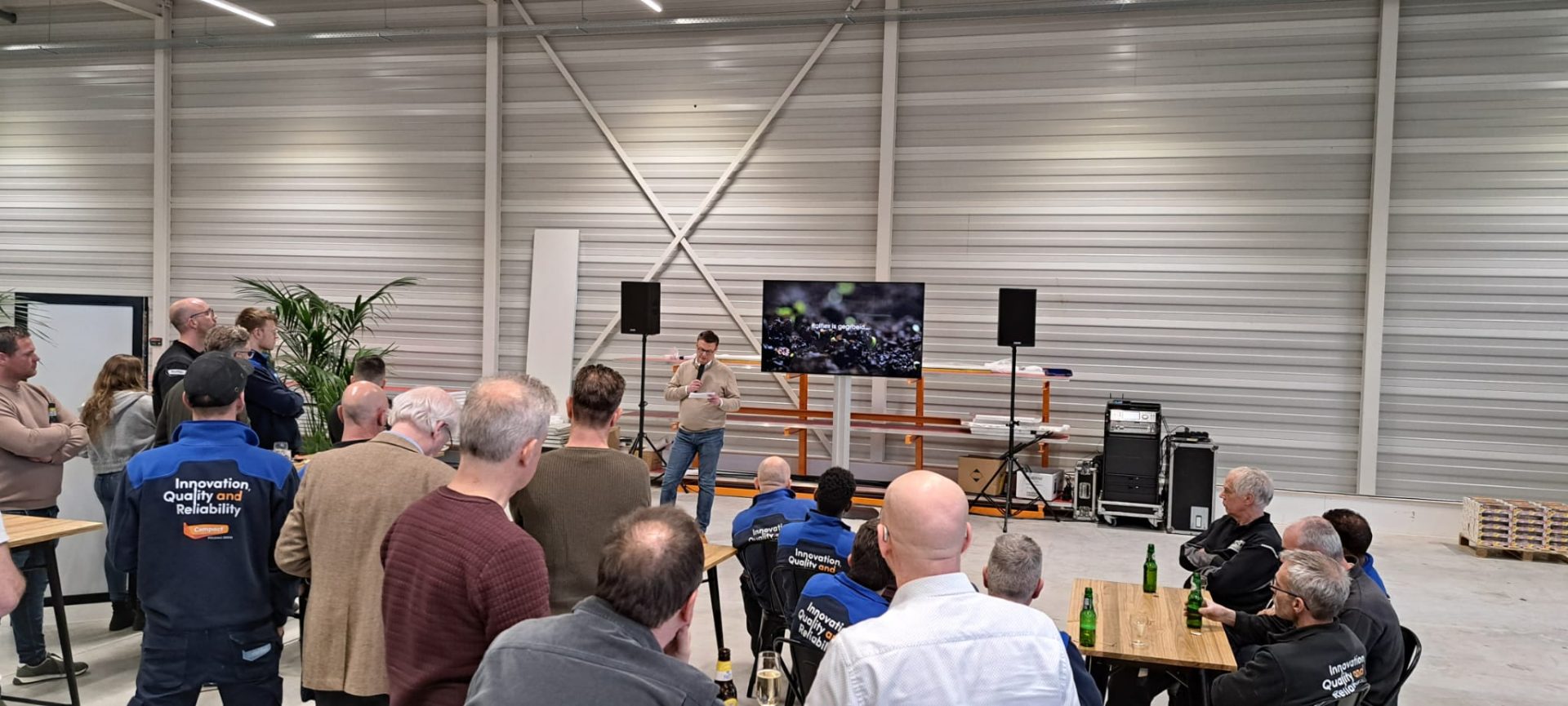 Feestelijke opening van de nieuwe hal