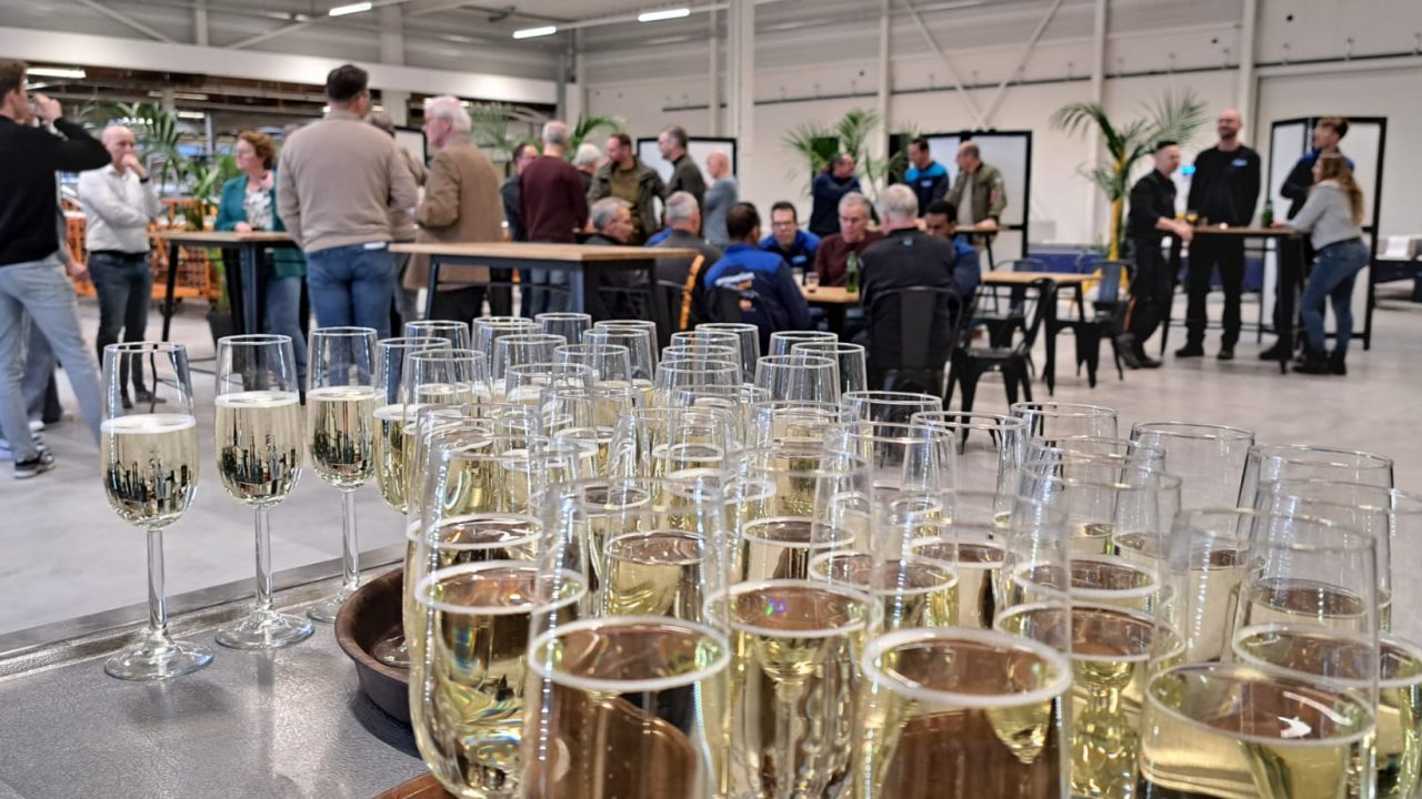 Feestelijke opening van de nieuwe hal