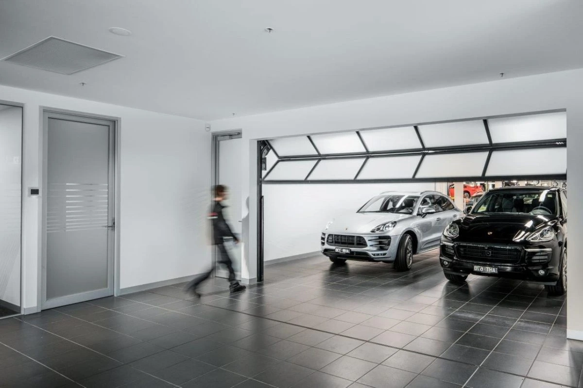 Overheaddeur met ruimtebesparing en mooie afwerking - Rolflex