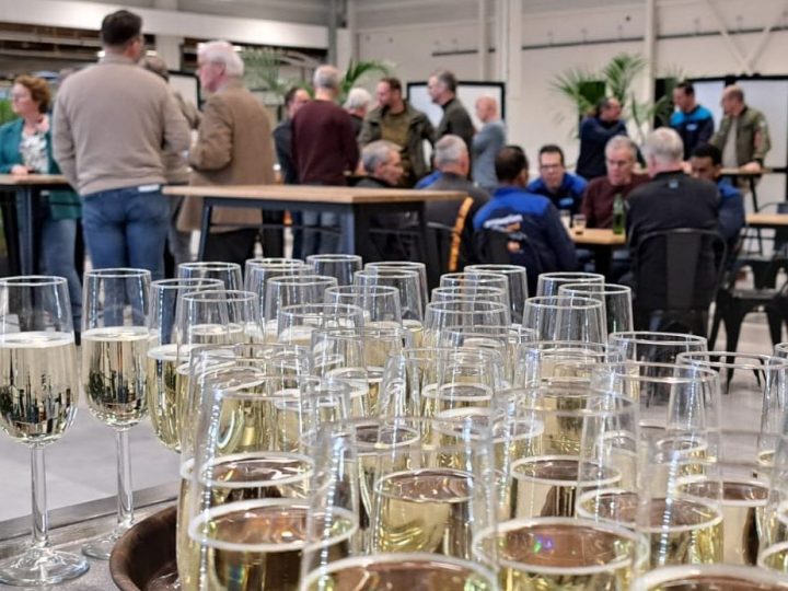 Feestelijke opening van de nieuwe hal