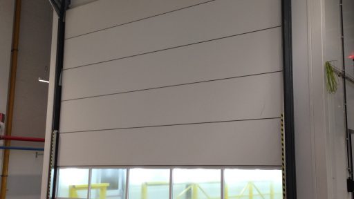 Kabina lakiernicza z Compact składanymi bramą