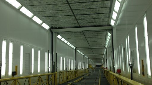 Kabina lakiernicza w STIB z brama Compact